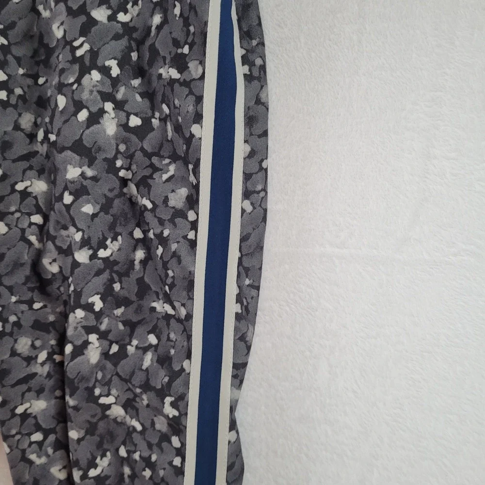 Aerie Chill Play Move Leggings Grey Abstract Floral Side Stripe Womens Medium